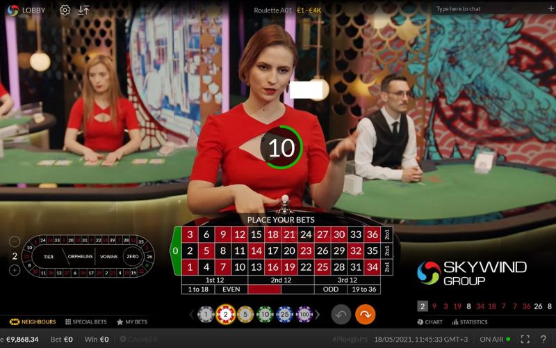 người chơi game bài online